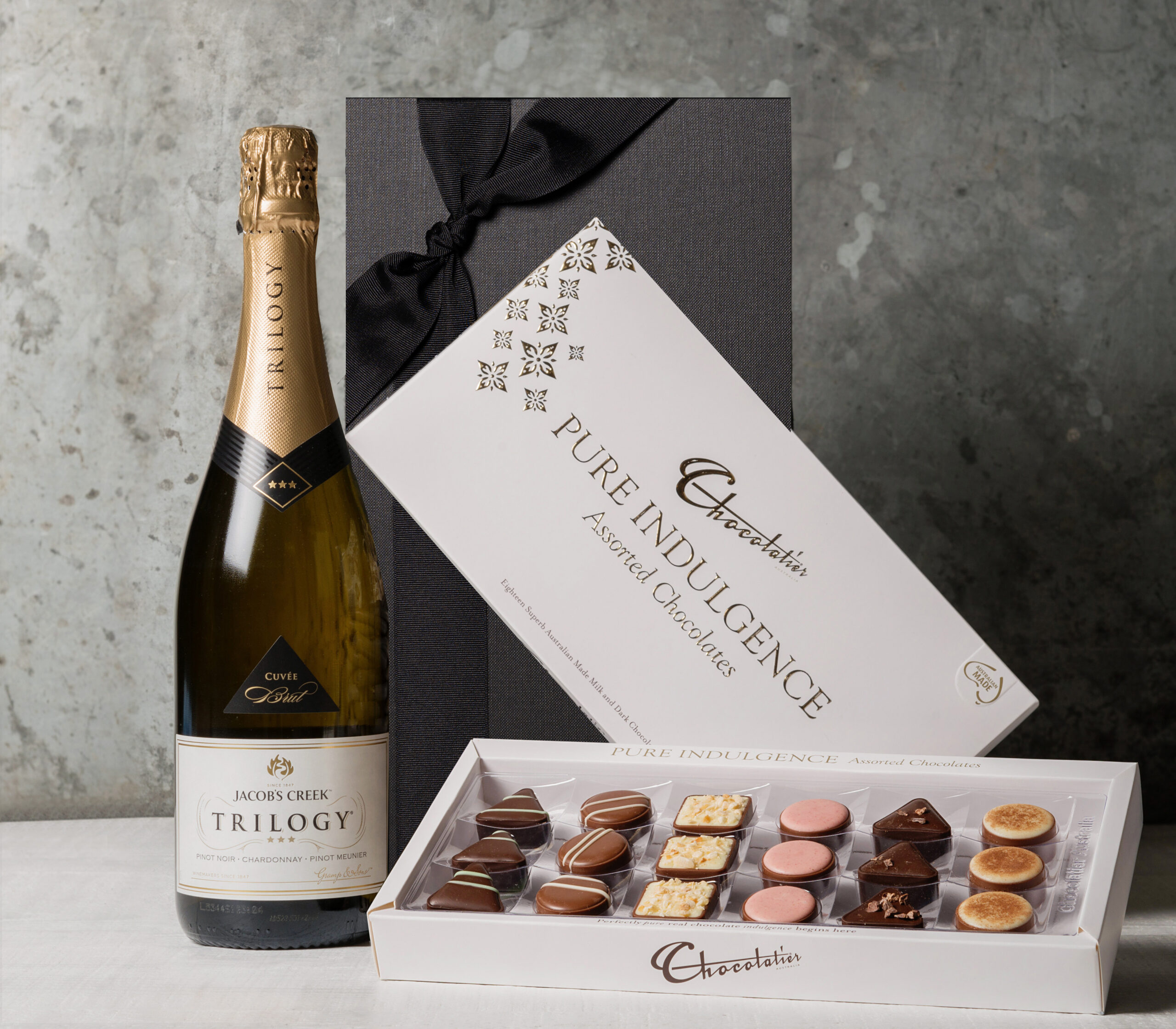 Sparkling & Chocolates - Charityhampers.com.au - GB